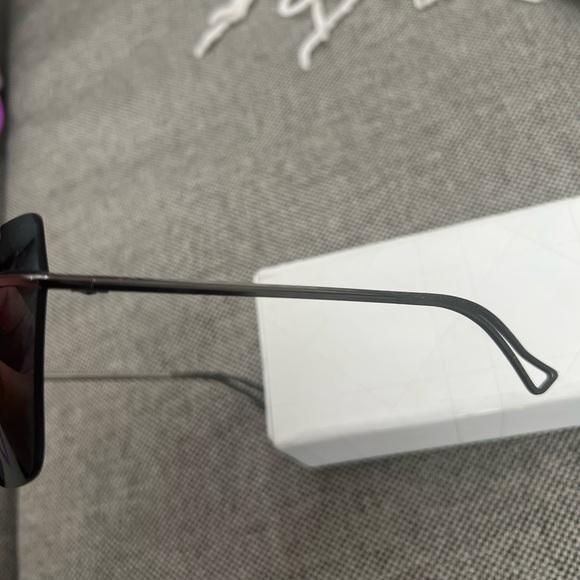 CHRISTIAN DIOR oversized SUNGLASSES - Picture 4 of 7